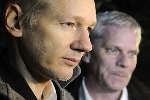 http://m.ruvr.ru/2012/09/29/1288576251/kristinn-hrafnsson-julian-assange.jpg