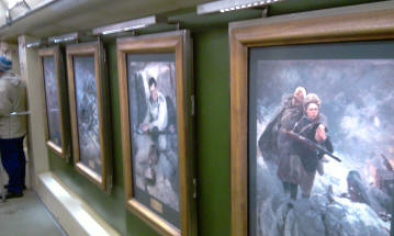 Painitngs in Victory Train in Moscow Metro