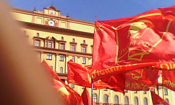 Communist March Photos on Victory Day taken with a really bad palm camera 05